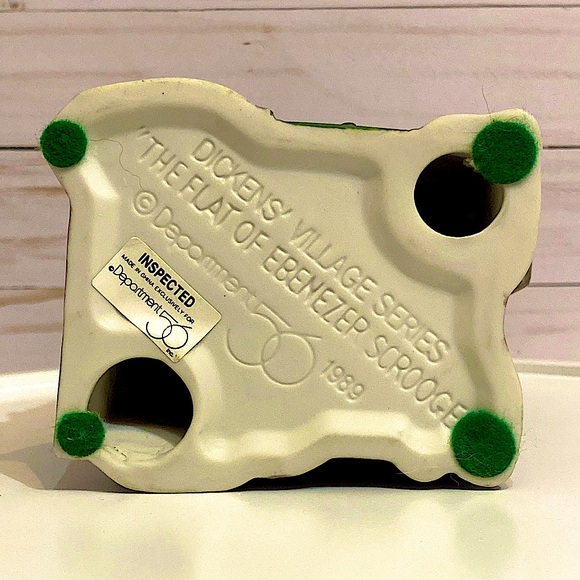 DEPARTMENT 56 - The Flat of Ebenezer Scrooge - Heritage Village -Dickens Village - Picture 7 of 10